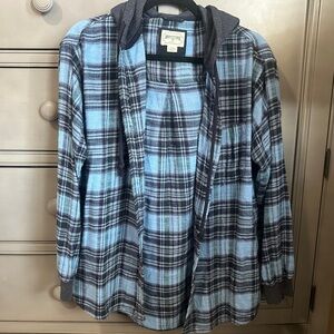 Women’s AE Flannel Button Up Medium
